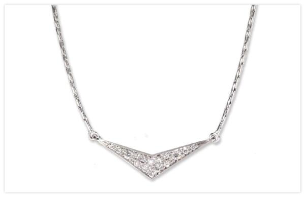 possiblewithpay-valentine-gift-guide-p1-diamondpendant-whartongold-cb1198675309.jpg